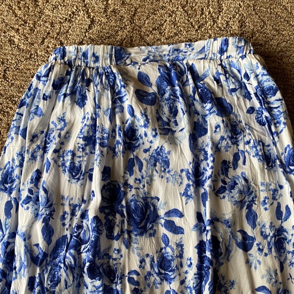 Beautiful Maxi Skirt bought from Francescas - Picture 4 of 5